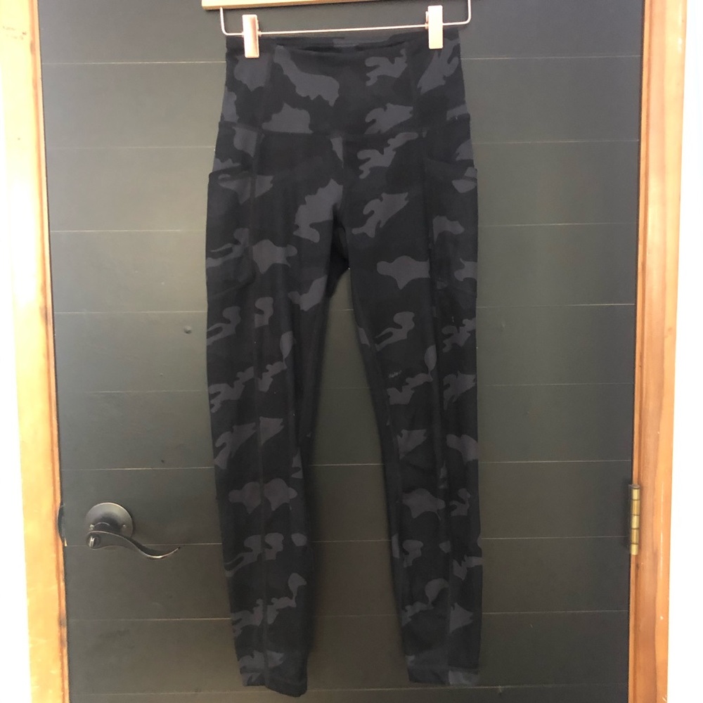 [Yogalicious] black camo leggings.
